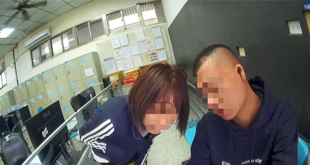 ▲圖說：劉姓男子酒醒後，與邱女一起至黎明派出所辦理撤尋 （圖／台中市政府提供）