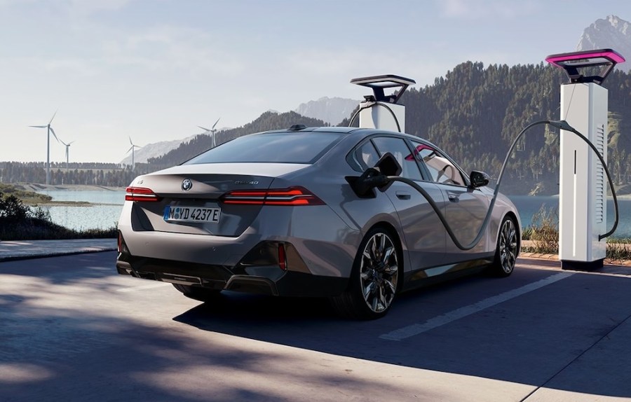【Lowi AI 大數據電動車大排行3-1】BMW擊敗Tesla拔頭籌 Luxgen空有聲勢無銷量 204 【Lowi AI 大數據電動車大排行3-1】BMW擊敗Tesla拔頭籌 Luxgen空有聲勢無銷量 203