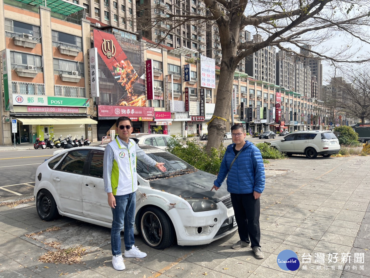 中科購物廣場從當時的繁華變成如今的廢墟,周遭民眾都很感嘆