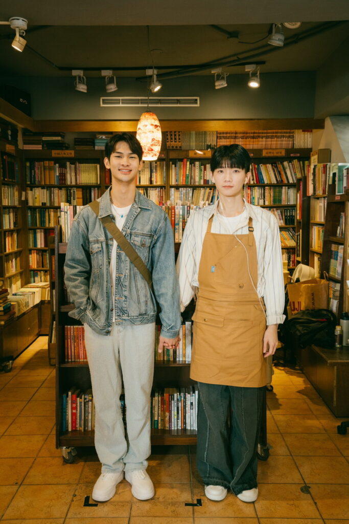 在今年情人節當天,驚喜上架專輯中收錄的第二主打歌《男孩說》MV。
