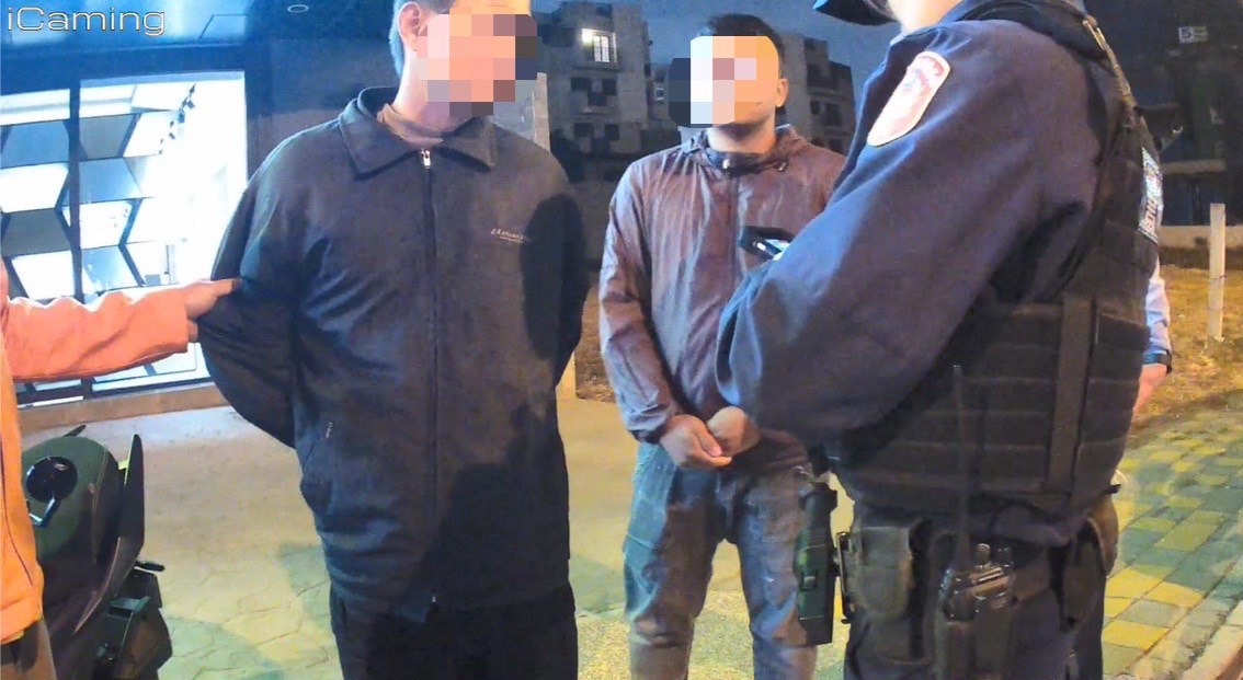 ▲圖說:員警將廖嫌依現行犯逮捕上銬,移送臺中地檢署偵辦 (圖/台中市政府提供)