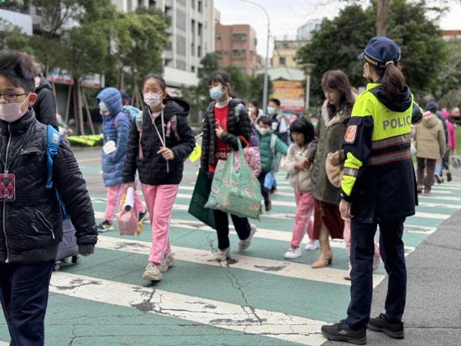 啟動護童勤務 新北警動員667人巡護198所國民小學 209 cnews204240216a03