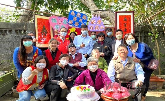 賀喜南投市人瑞榮民良醫蔣伯伯百歲嵩壽