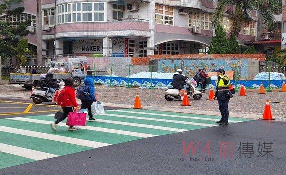 開學日執行「護童專案」勤務 桃園平鎮警分局保護學童安全