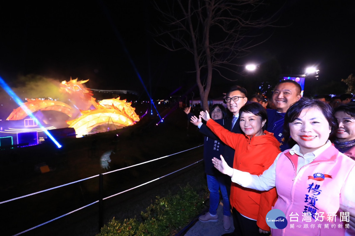點亮中央公園!76米巨龍主燈秀震撼登場