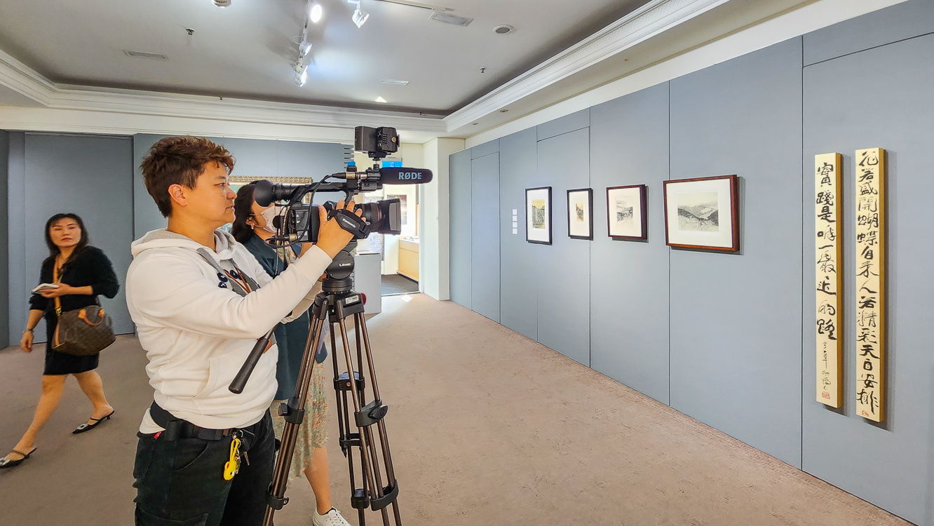 ▲新思惟人文空間推出「新境─新思惟收藏展」 值得你來細細品味。（圖/記者黃淑貞攝）