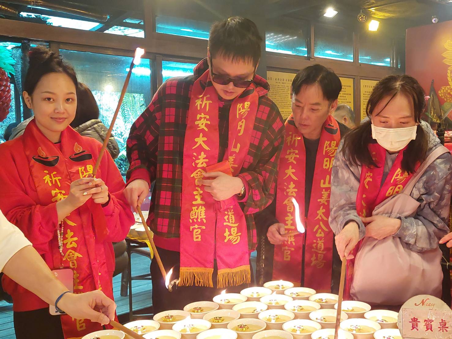 陽帆全家點姜太公七星燈祈福　愛女安吉透露龍年計畫
