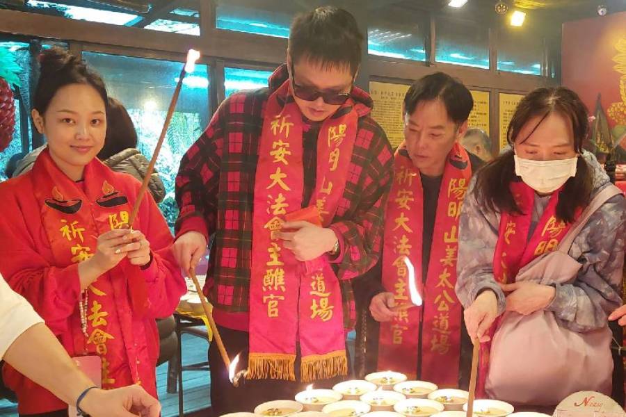 藝人信眾爭相報名 陽帆全家點姜太公七星燈祈福 241