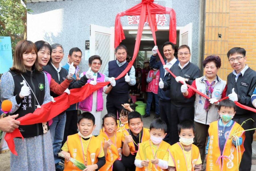 苗栗頭屋鄉明德社區溫馨廚房揭牌 為獨居長輩愛心送餐
