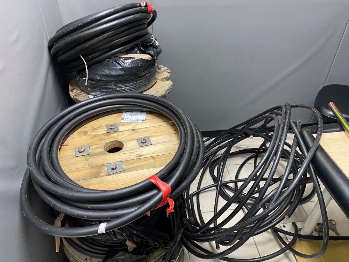陳男竊得之電纜線。(記者薛秀蓮翻攝)