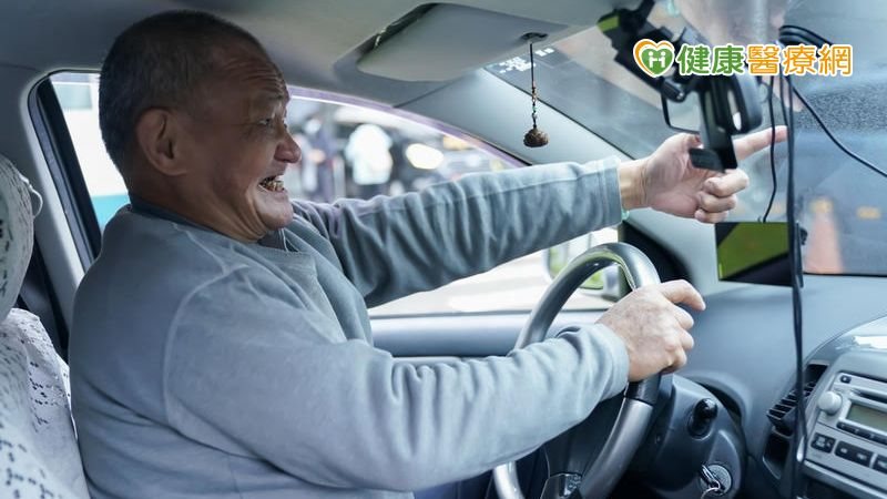 年節車流堵塞出現「路怒症」 醫教4妙招緩解情緒
