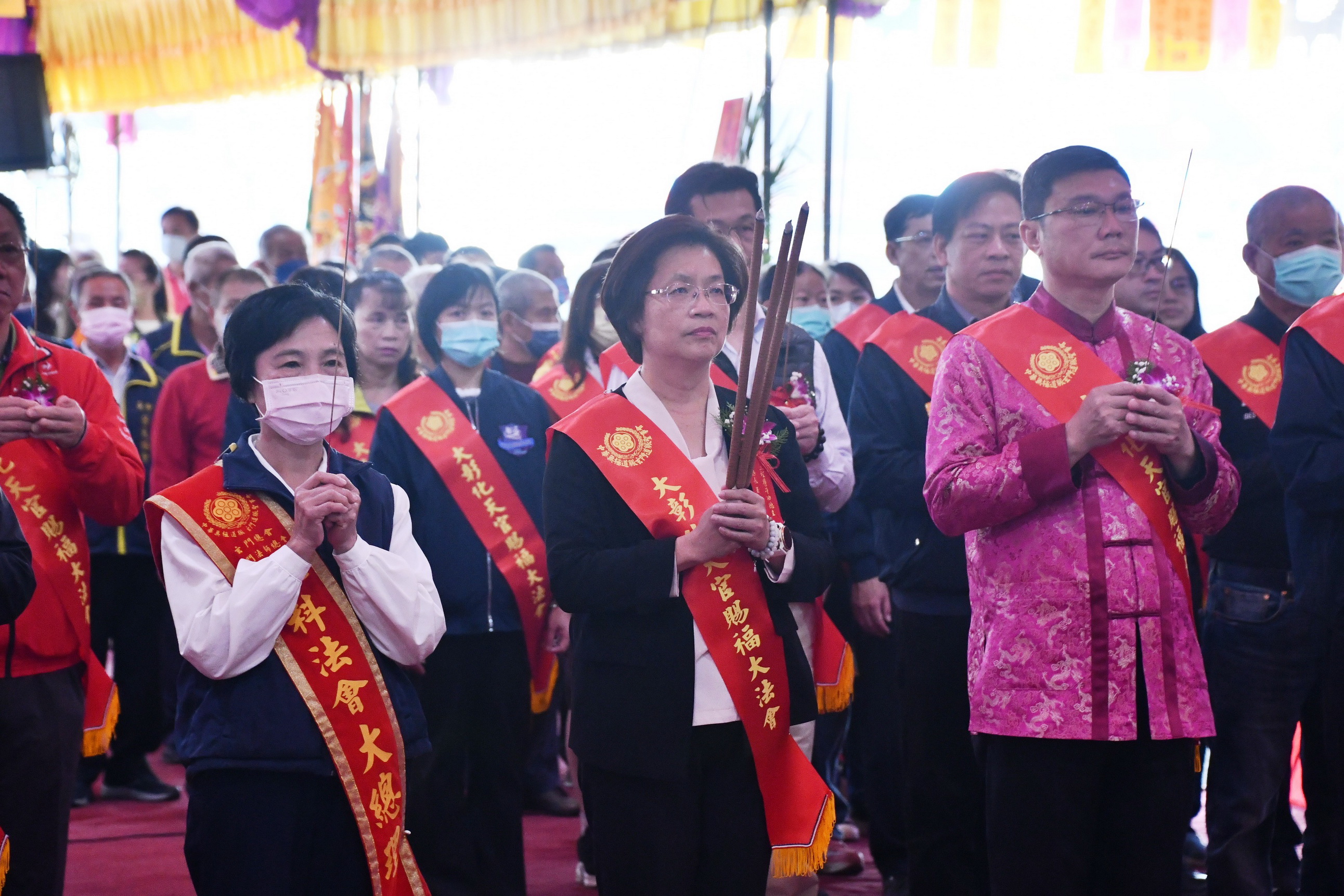 ▲113年大彰化地區天官賜福陰陽兩利大法會，在鹿港文小五用地隆重舉行，彰化縣長王惠美率領各界恭迎聖駕，祈求神明庇佑，促進縣政順利，民心安定。（記者張溎壕攝）