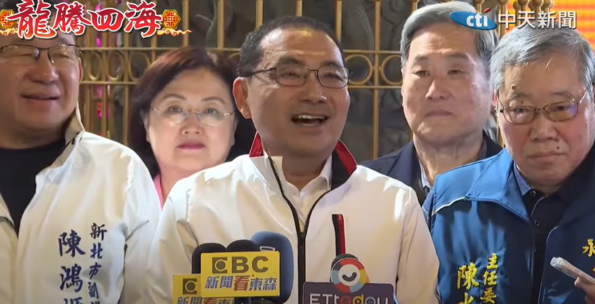 平溪天燈節主燈相撞 侯友宜強調提字「平安龍好、溪手共融」:吉祥的預兆
