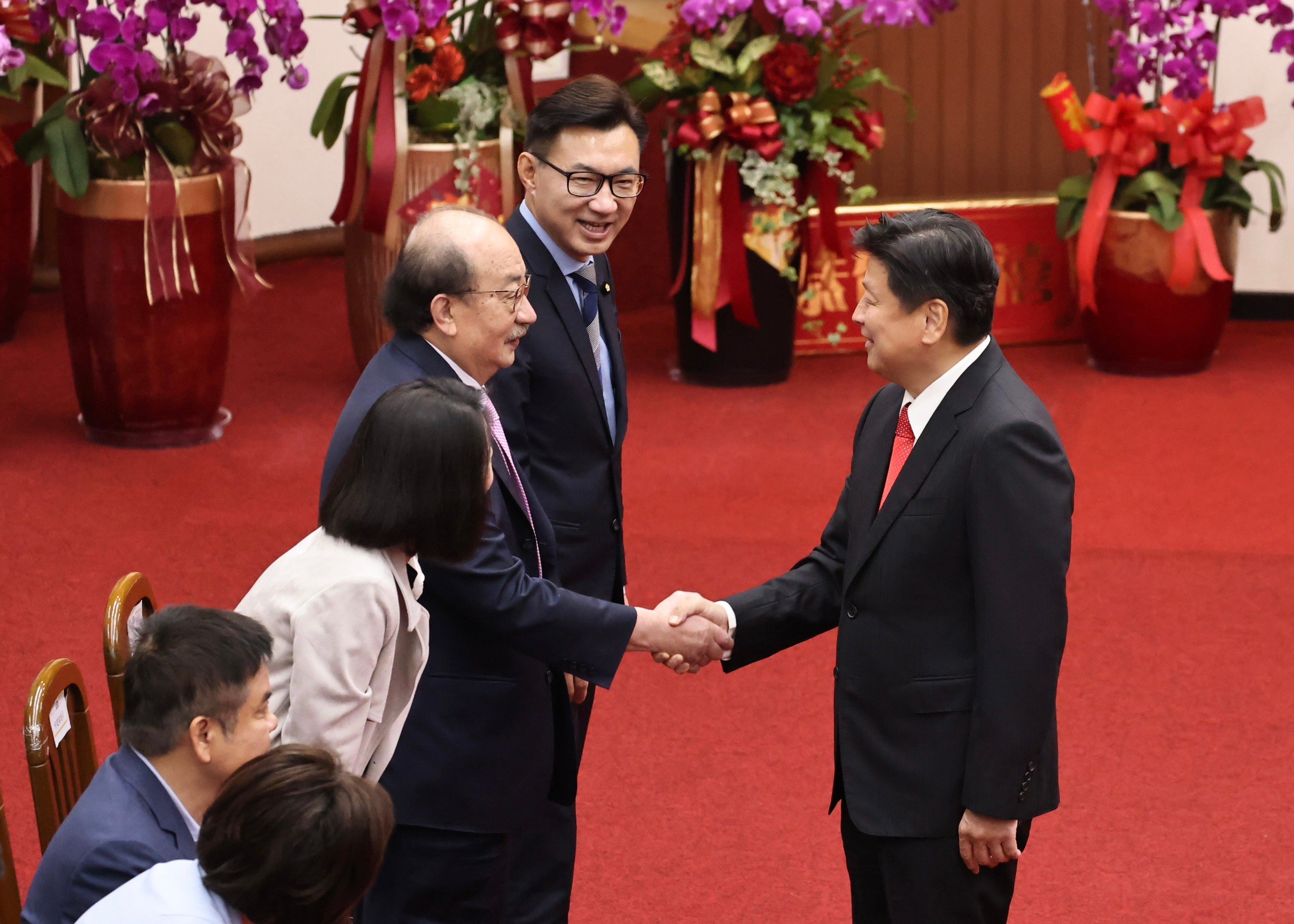 立法院今新春團拜,傅崐萁低姿態喊話,請柯建銘手下留情。林啟弘攝