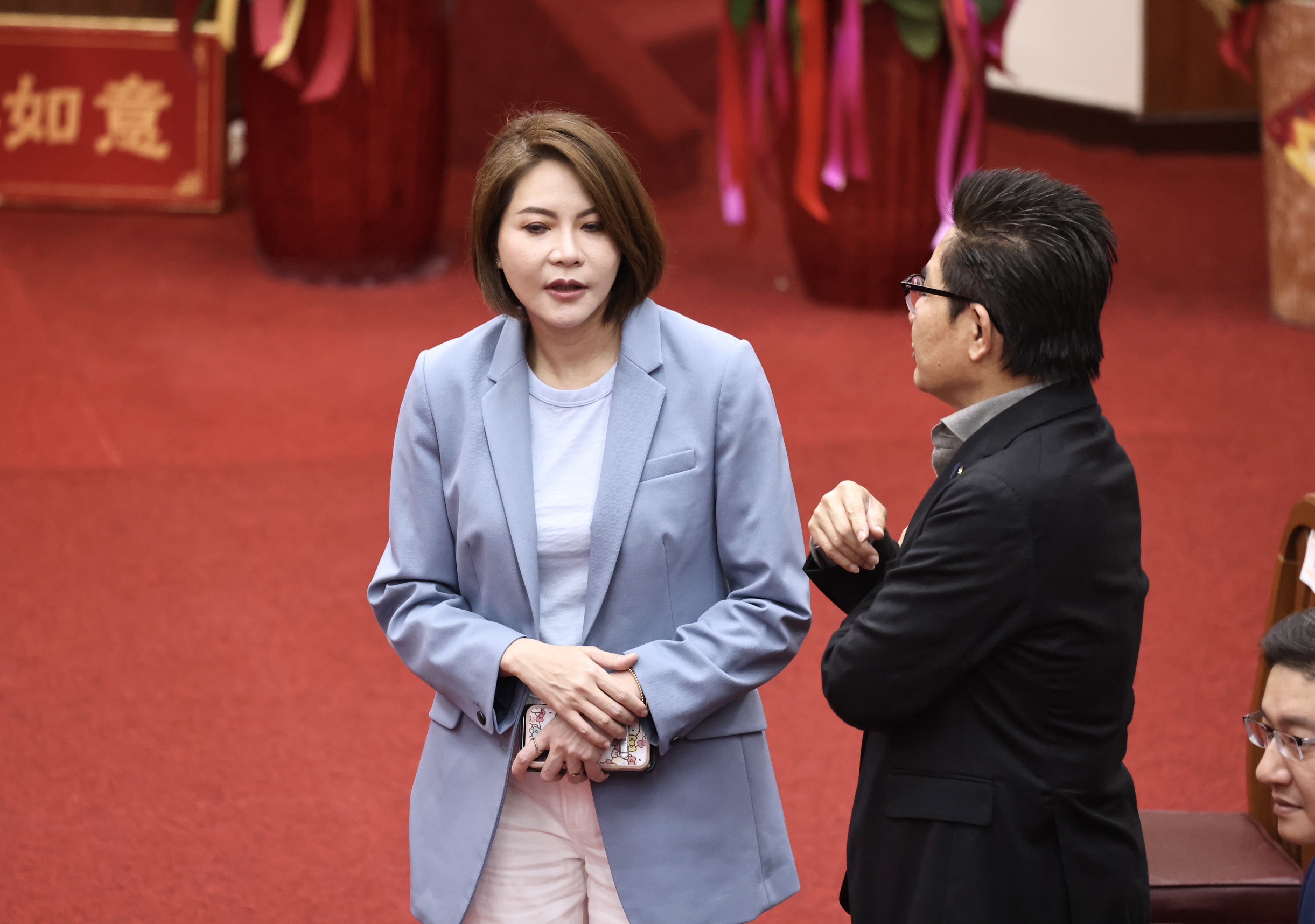 台北地院審查名嘴朱學恒涉強制猥褻國民黨台北市議員鍾沛君案,藍委陳菁徽(左)今出庭作證。林啟弘攝