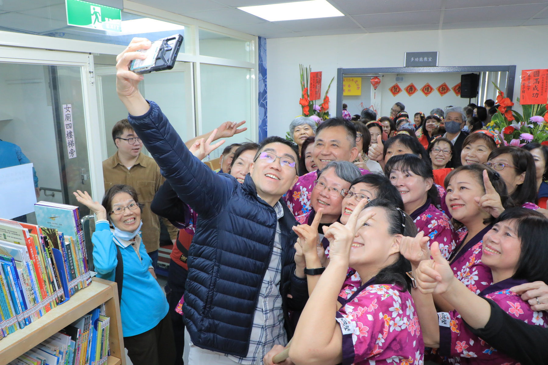 客家鄉親新春團拜　謝國樑祝賀大家龍年行大運