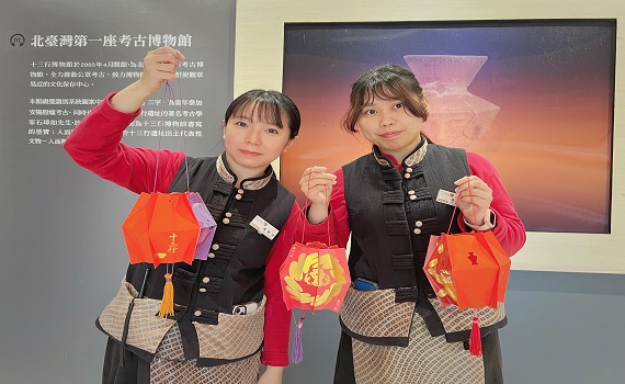 舊紅包袋變身創意燈籠　十三行樂玩動物造型提燈旺整年