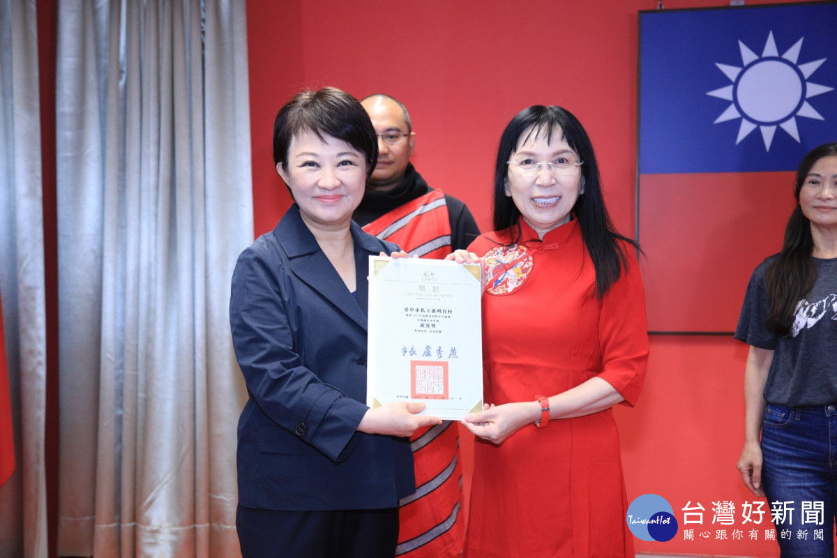 惠明盲校以「教育在地化」為方向,從大雅小麥文化節的生活脈絡為起點,指導視障生走出校園體驗小麥文化