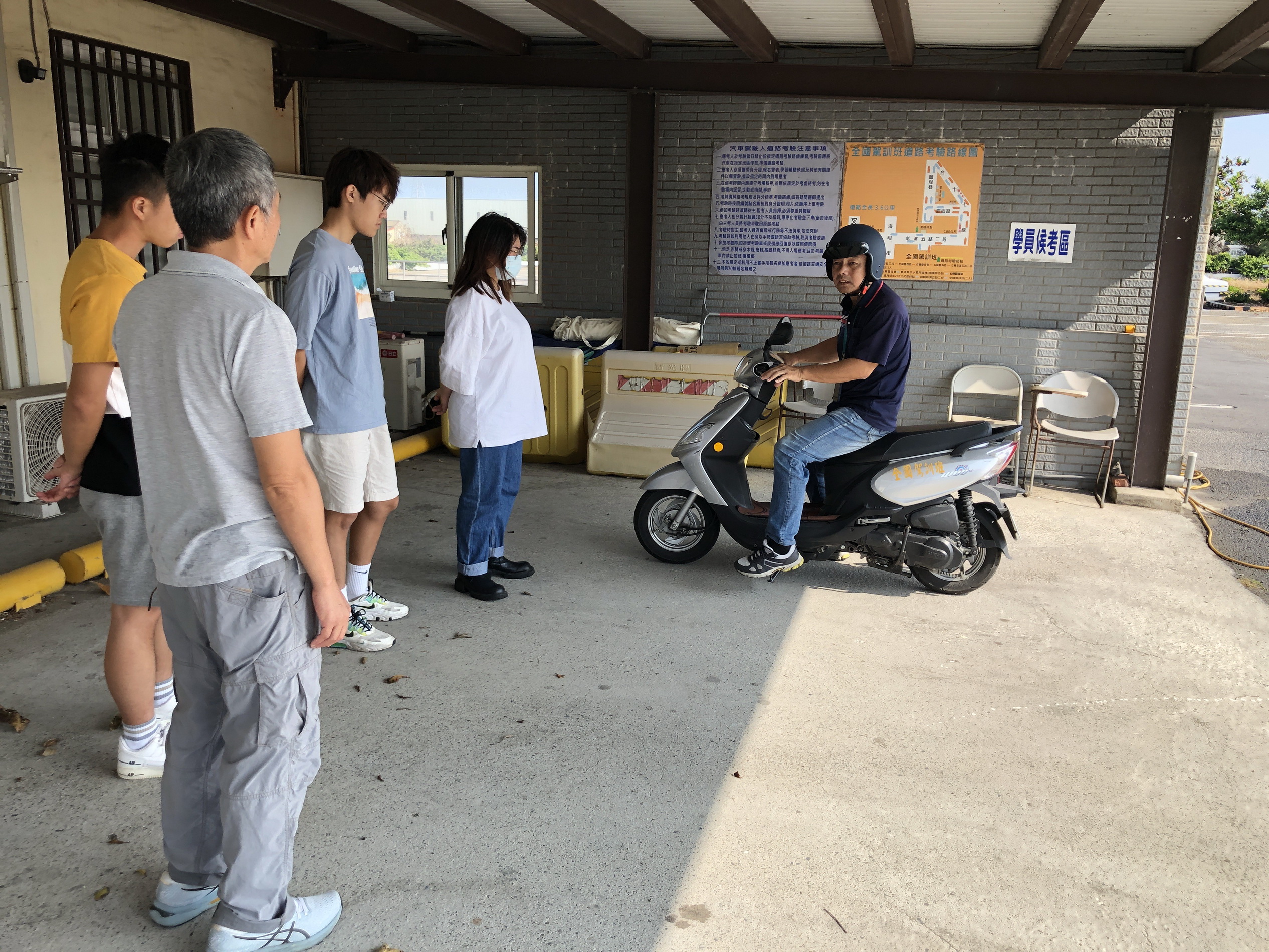 ▲交通部鼓勵民眾考照前，參加機車道路駕駛訓練，以學習正確的機車駕駛技術。（記者張溎壕攝）