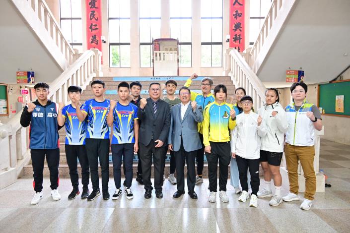 官網DSC_6373新竹縣政府與中國醫藥大學新竹附設醫院共同簽署合作備忘錄,照顧縣內優秀運動選手。.JPG