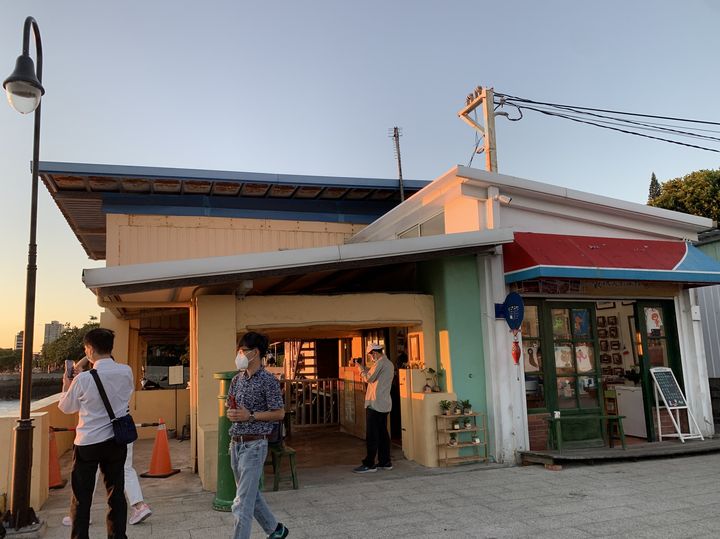 冬日漫遊/淡水漁港寫生、喝咖啡佐浪漫美景