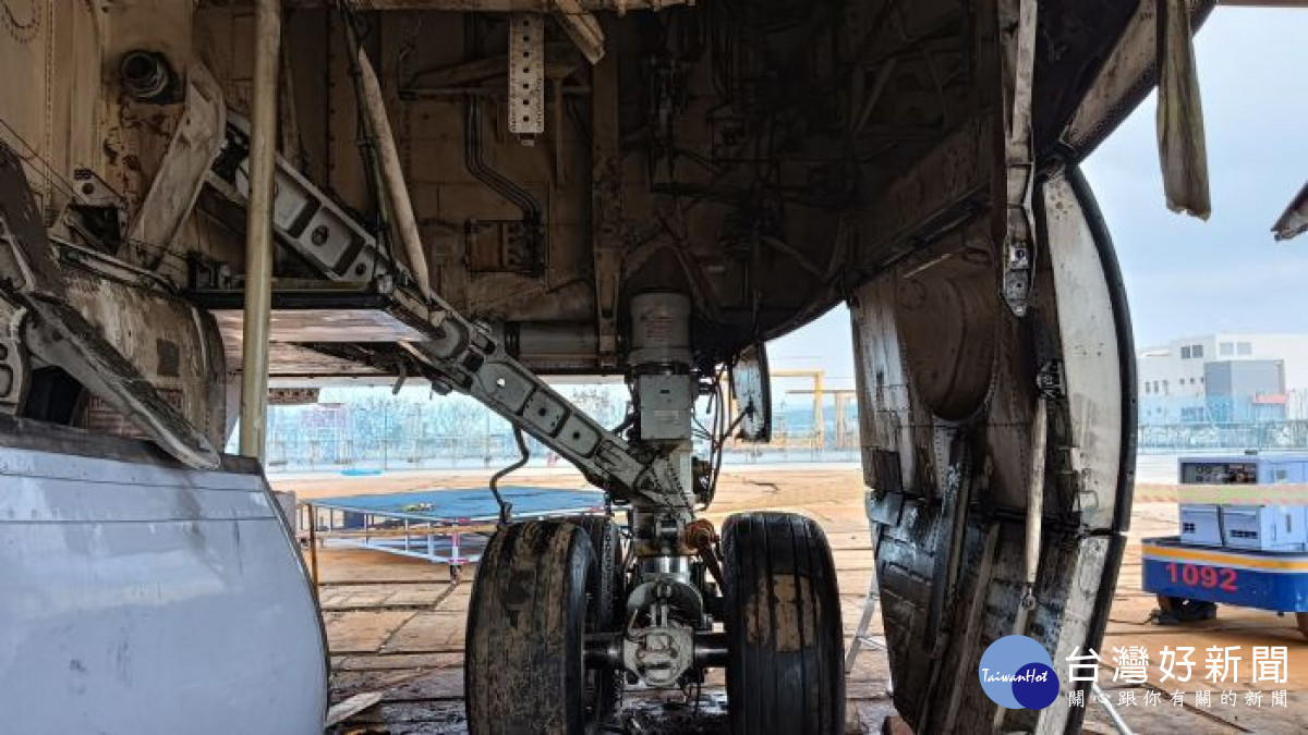 桃園機場13號及14號機坪發生勞工進行起落架拆除作業被夾意外,造成勞工死亡重大職災。<br /><br />