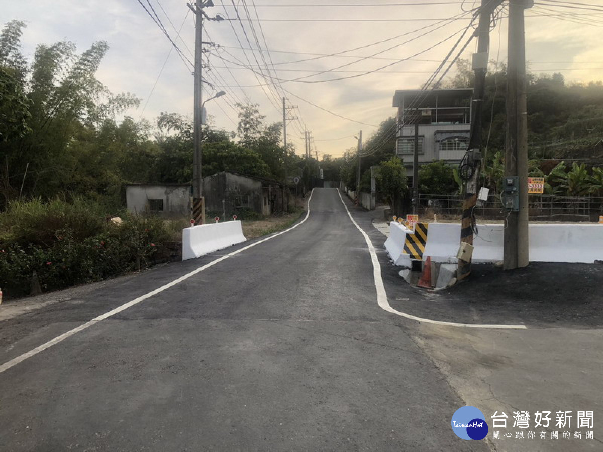 ▲高市仁武區仁水橋拓寬工程已完成通行。