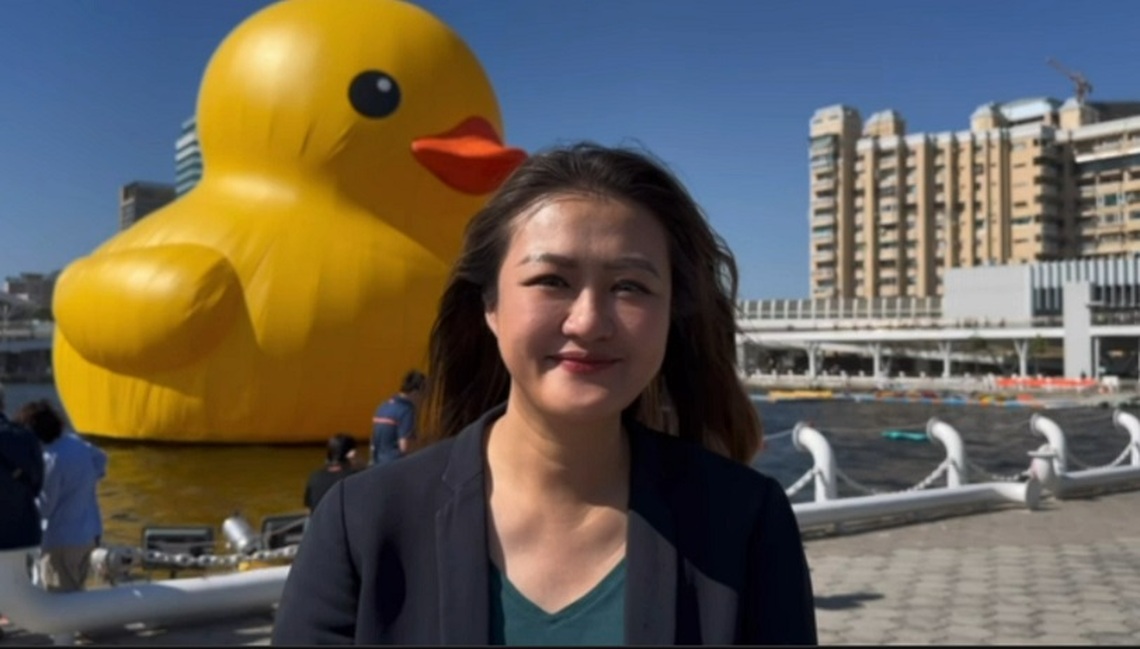 瞬間強風襲來 黃小鴨刻正檢修中