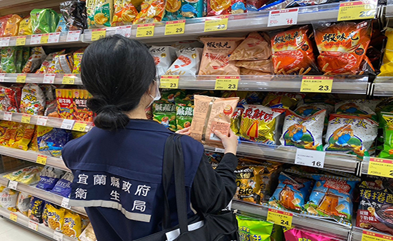 「毒辣粉」風暴 宜縣衛生局展開稽查籲「蝦味先香辣口味」不要食用