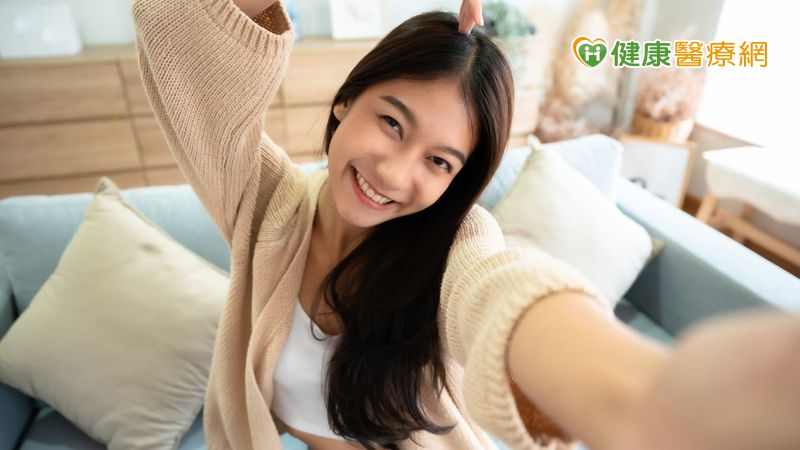 美調查:青少年狂發自拍照恐產生負面心理影響! 專家提5招導正