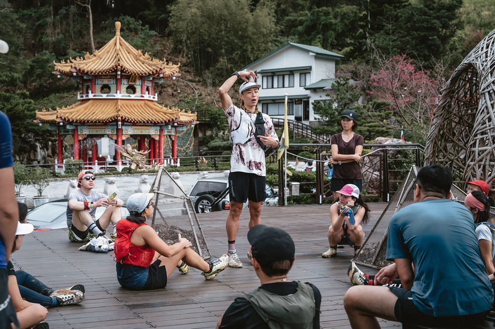 鍾易霖教練提醒,雨後的越野山徑會比較溼滑,跑步過程中的下腳落點要格外注意