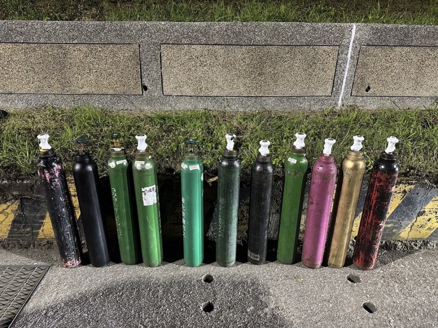 急援火燒車赫見笑氣鋼瓶 32歲駕駛涉藏毒品被逮 202 cnews204240222a07