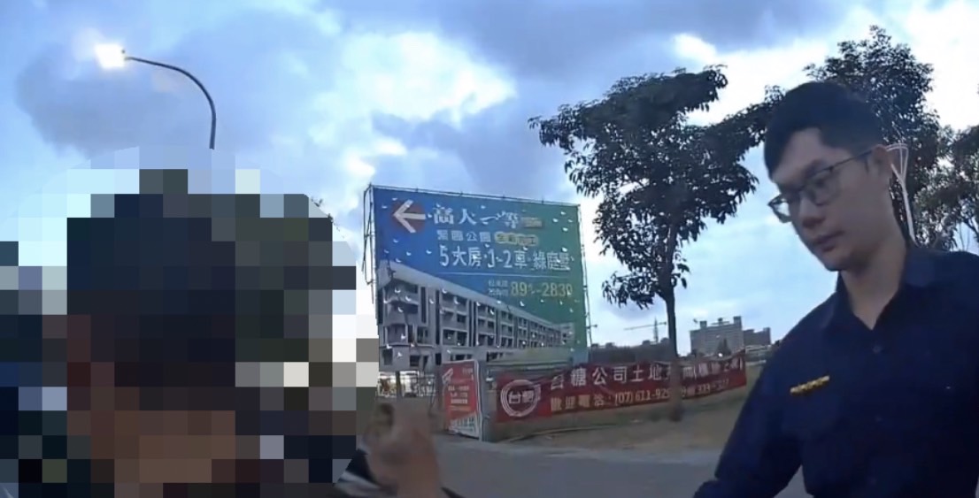 終於找到你！眼尖小港警查獲毒品通緝犯。〈圖/記者蔡宗武翻攝〉