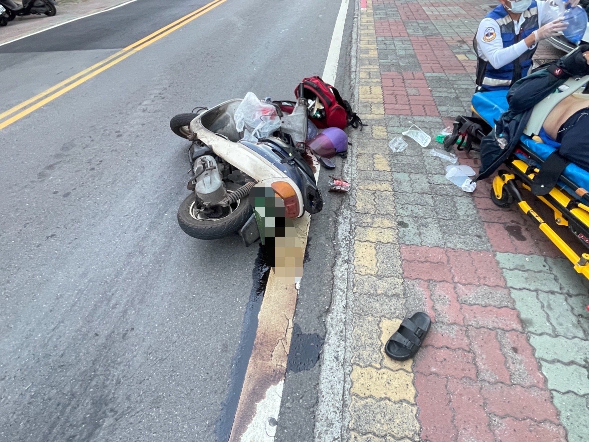婦人騎車突倒地 路人緊急搶救 送醫後仍宣告不治