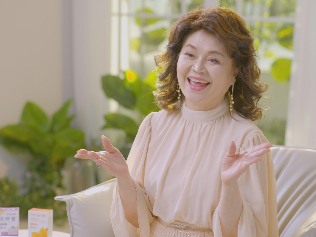 資深藝人侯麗芳,保持健康活力,獲廠商青睞應邀成為最資深美麗的代言人。