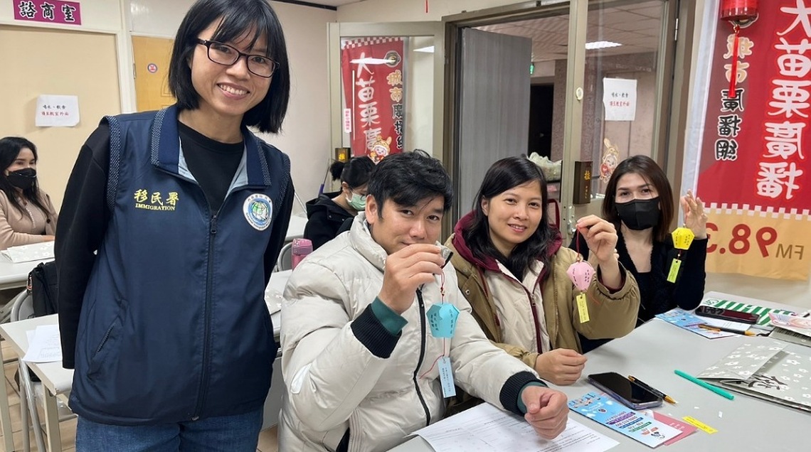 苗栗客庄炸元宵 移民署助新住民認識「(火旁)龍」同歡慶