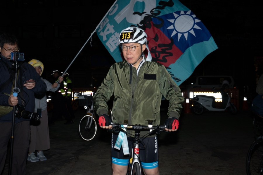 民眾黨主席柯文哲24日挑戰一日北高。