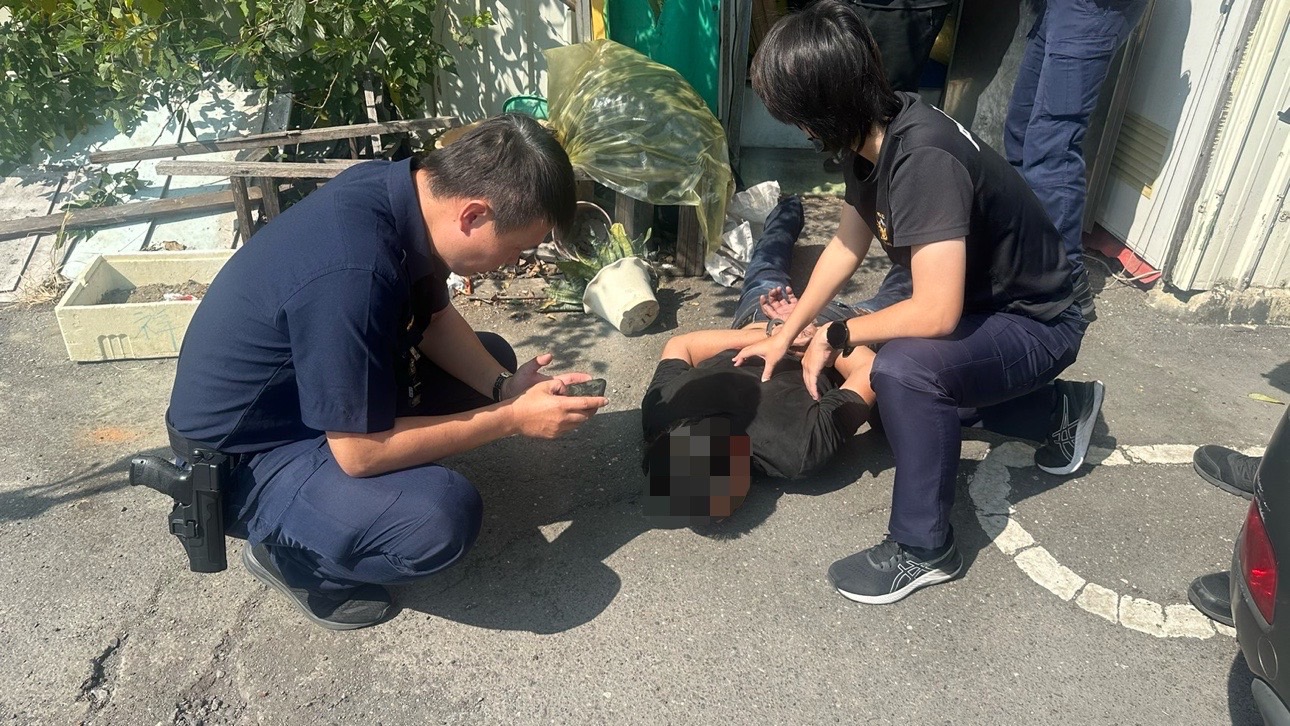 收購糾紛引發肢體衝突 警迅速到場依法偵辦。〈圖/記者蔡宗武翻攝〉