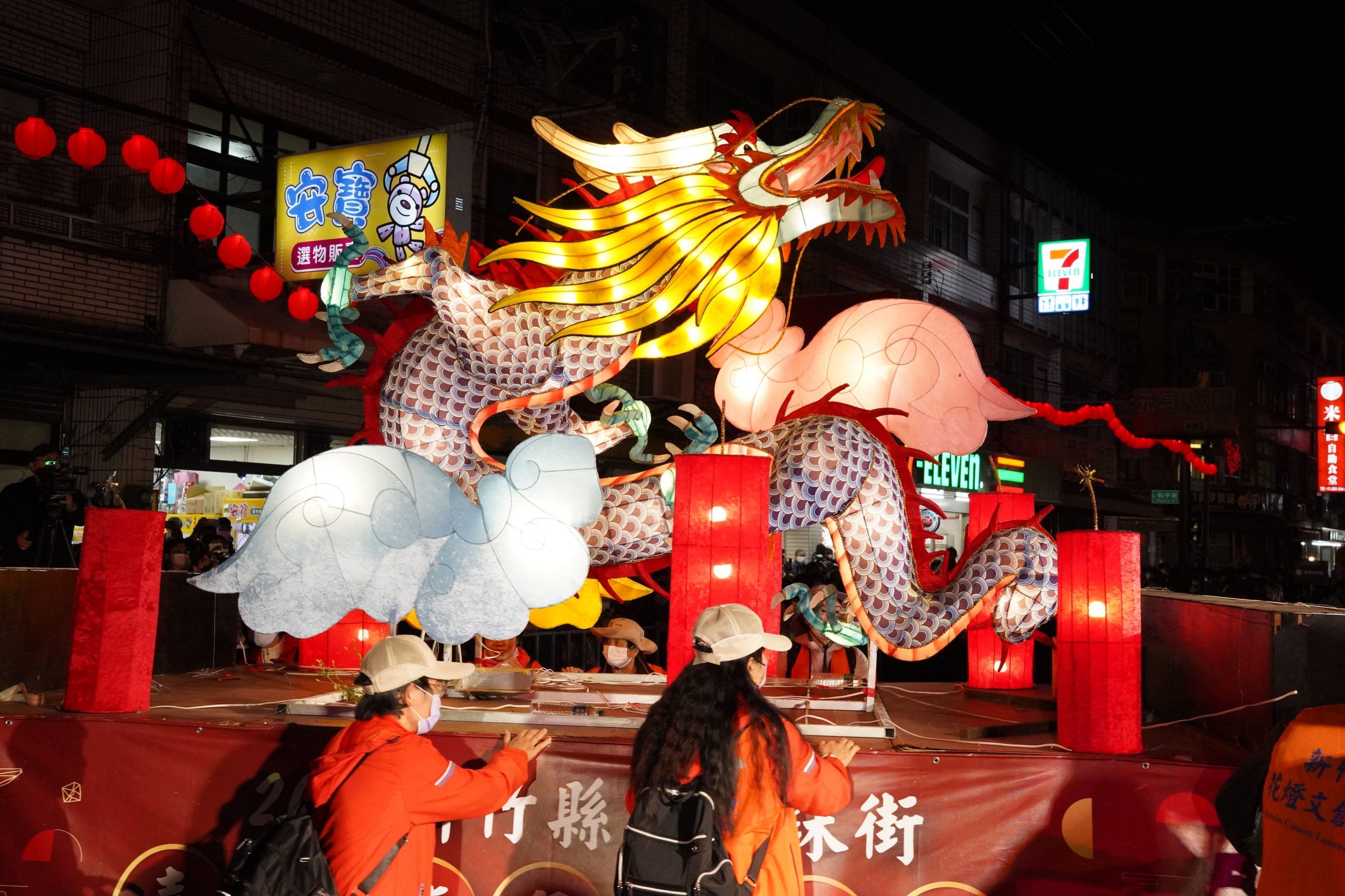 全台唯一移動花燈。（圖/記者林照東翻攝）