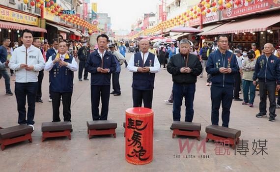 新港奉天宮元宵點起馬炮遶境 年輕轎班創意舞蹈展現活力