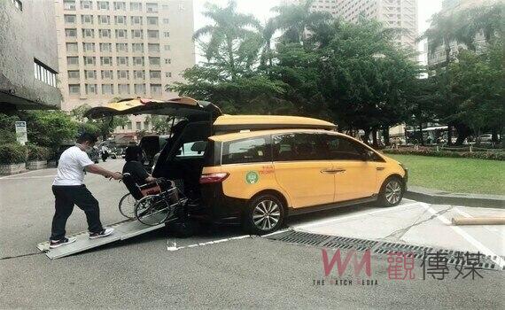接送有愛行無礙!中市通用計程車「愛接送」app持續推廣