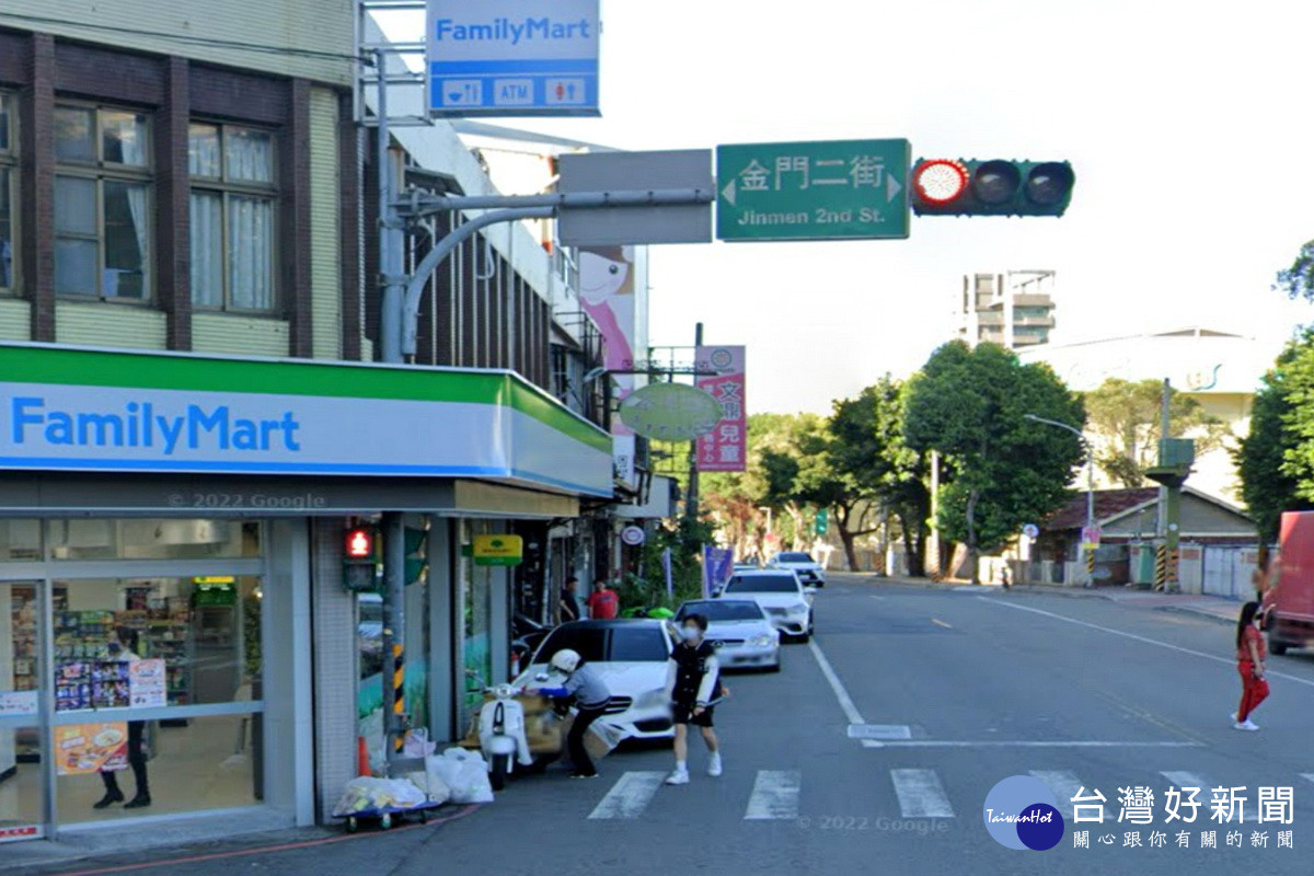 桃園市政府交通局啟動「人本友善168計畫」,桃園區延平路與金門二街口街角改善情形。