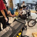 ▲警消協助脫困後幫忙包紮。(圖/民眾提供)