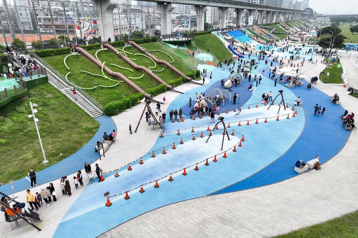 放電好去處！新北河濱公園 白天晚上都好玩