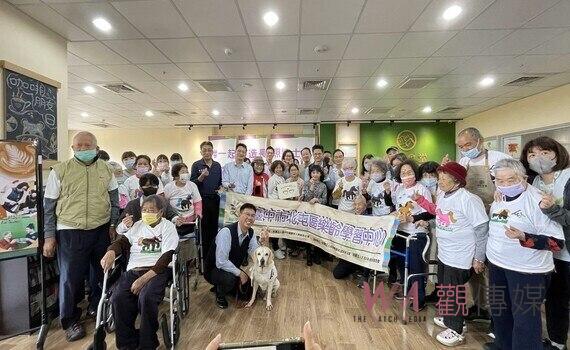 仁馨園區咖啡會友呈現迪士尼歡樂!樂齡夥伴打造人生新主場