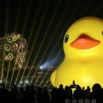 ▲黃色小鴨展期吸引超過900萬人次參與。(資料照/記者金東天攝)