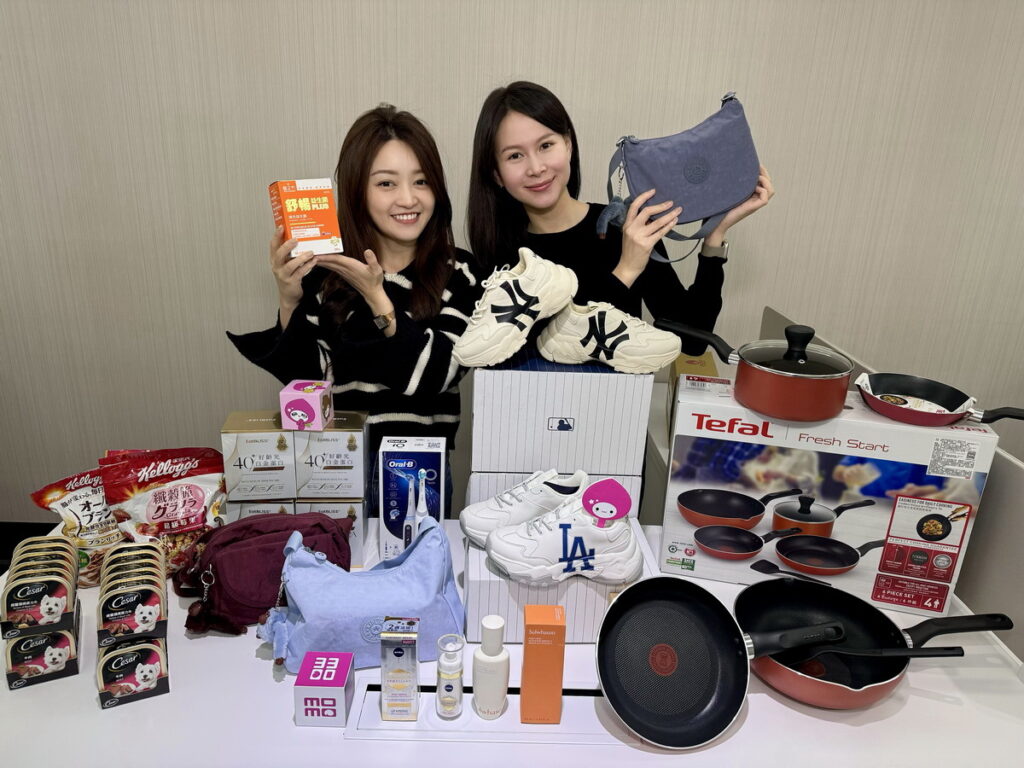 電商第一季購物大節 momo《3.8女王節》將於3/1至3/7暖身動員,豪祭「千萬mo幣回饋」迎戰「她商機」,首發「品類日」網羅AI家電逸品追覓X30掃拖旗艦機、Apple年度神機藍色iPhone 15 Pro特惠組、IPSA新品黑金水等夯品,加碼滿額送七大專櫃美妝及保健珍品、千元購物金助攻女王無痛剁手聰明買。預估推升檔期買氣年增三成。
