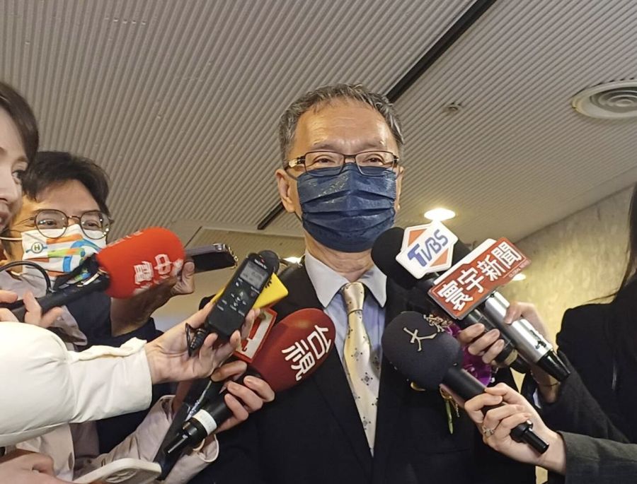 健保砍藥價「半年後爆缺藥潮」? 薛瑞元說話了!替代性低者一律不調降 210 健保砍藥價「半年後爆缺藥潮」? 薛瑞元說話了!替代性低者一律不調降 209