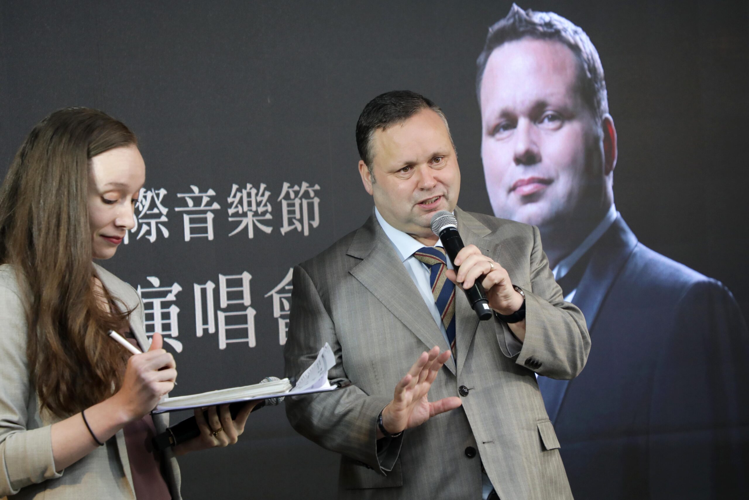 2024臺南國際音樂節 臺南孩子與保羅帕茲同台演唱 黃偉哲：用歌聲連結國際、與世界交陪