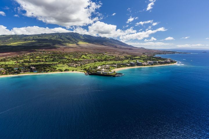 迷人的海灘讓人想飛奔去度假;圖為夏威夷卡納帕里海灘。 圖:Hawaii Tourism Authority (www.gohawaii.com)/來源